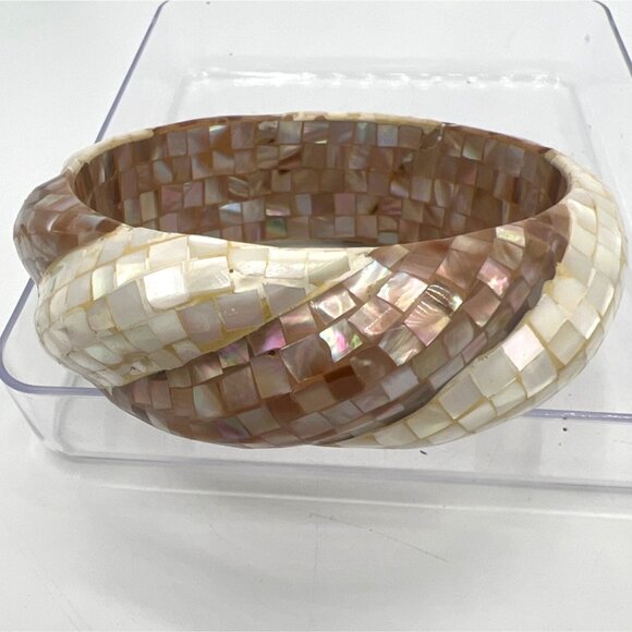 Chunky Bangle Bracelet Iridescent Mother Of Pearl MOP Mosaic Shell Twisted 1" Sz - Picture 6 of 7